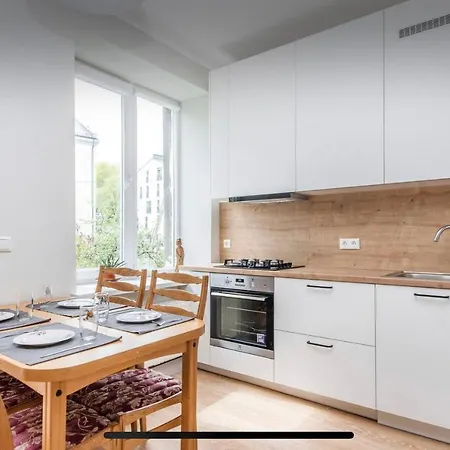 Vintage 2bed Condo-prime