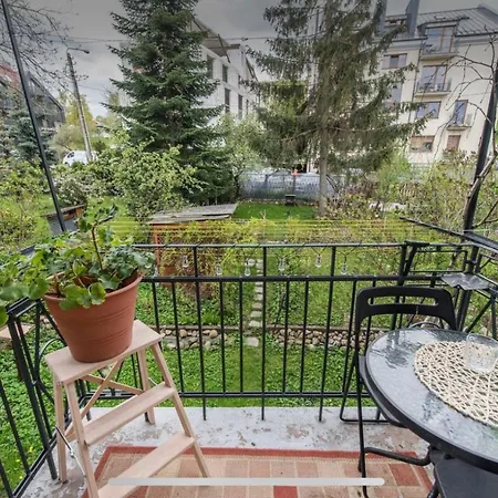 Vintage 2bed Condo-prime Apartment