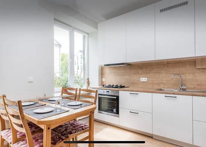 Vintage 2bed Condo-prime