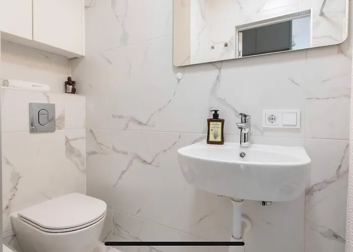 Апартаменты Vintage 2bed Condo-prime *