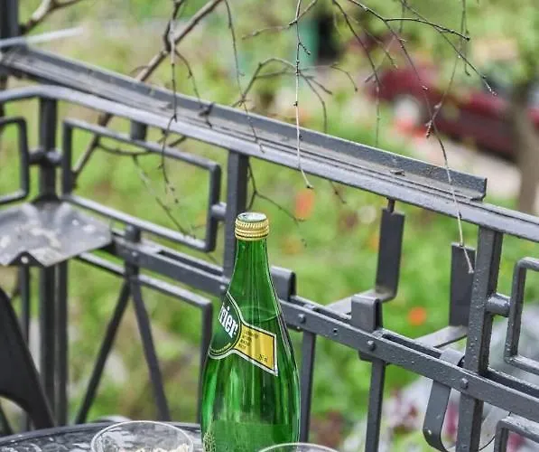 Vintage 2bed Condo-prime Апартаменты